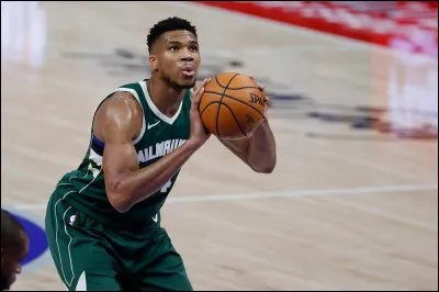 Quand accorde-t-on un lancer franc au basketball ?