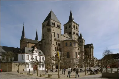 Fiche la paix un petit moment, c'est la...