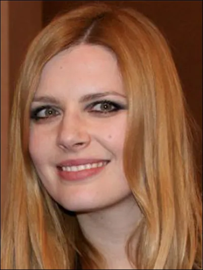 Qui est cette Élodie, chanteuse française née en 1982 ?