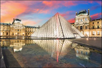 A quel architecte doit-on la Pyramide du Louvre ?