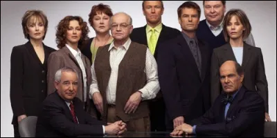 Dans "La Loi de Los Angeles", on peut suivre les aventures amoureuses et professionnelles :