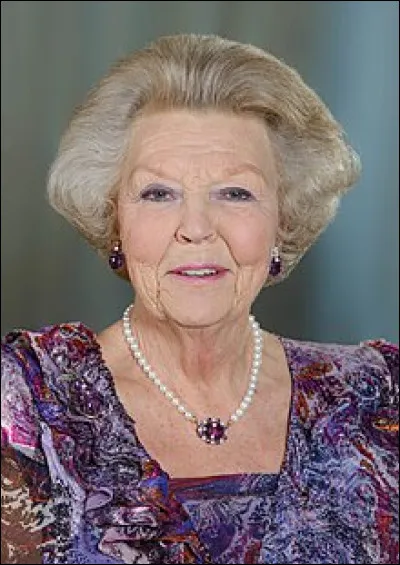 Quelle est la date du couronnement de Beatrix (ancienne reine des Pays-Bas) ?