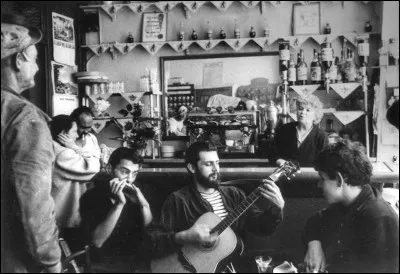 Où se trouvait le "Beat Hotel", rendez-vous parisien de la "Beat Generation" ?