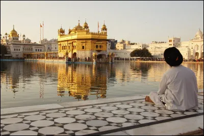 Dans quel pays se trouve le temple d'Or d'Amritsar ?