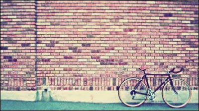 Quel chanteur qui serait un jour là, sali et jugé sur un banc par l'ombre d'un corps qu'il a serré si souvent, est né en 1952 ?