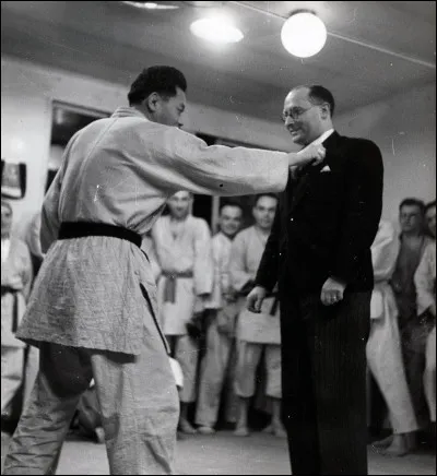 "Souvenirs et solitude" est un livre qui a été écrit par Jean Zay.