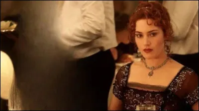 Qui est le personnage flouté sur cette image ?