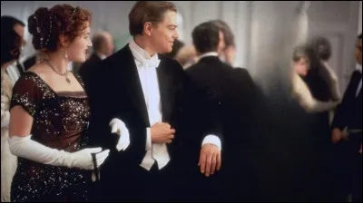 Qui est le personnage flouté sur cette image ?