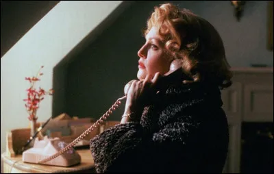 Quelle comédienne joue dans "The Hours" ?