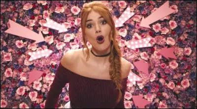 Qui est cette youtubeuse ?