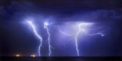 Qui chantait "L'Orage" ?