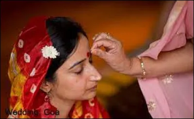 Culture : Comment s'appelle le point que porte les indiens sur le front ?