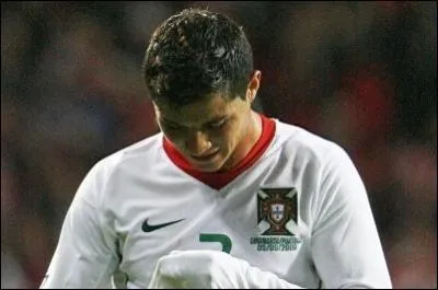 Quel joueur a inscrit l'unique but d'Espagne / Portugal ?