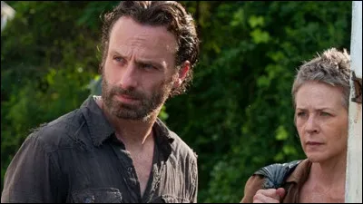 Ensuite, avec Carol, ils rencontrent un couple qu'ils veulent aider mais...