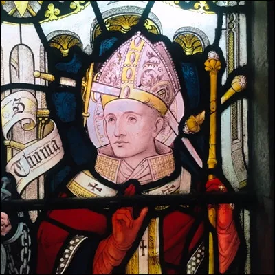 Quelle cath&eacute;drale, th&eacute;&acirc;tre de l�assassinat de Thomas Becket, est le si&egrave;ge du chef religieux de l�&Eacute;glise anglicane ?