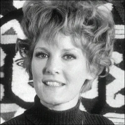 Quelle chanson de Petula Clark a &eacute;t&eacute; reprise trente ans apr&egrave;s par Jane Birkin avec la collaboration des N&eacute;gresses Vertes ?