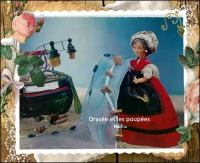 Voici une jolie carte postale d'une poupée Bella folklorique. Elle est dans un port mais lequel ?