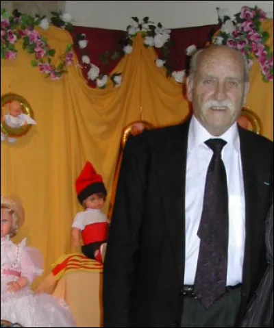 Je vous présente Mr Jean Sala ancien directeur de l'usine Bella. Savez-vous en quelle année il a été nommé directeur dans l'usine ?