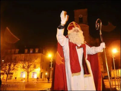 Combien de doigts va-t-il étendre au-dessus du récipient dont sont prisonniers les enfants ?