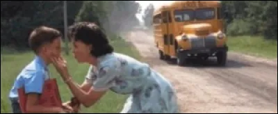 Le héros rencontre Jenny dans le bus scolaire de son enfance. Quel est le titre de ce film bien connu ?
