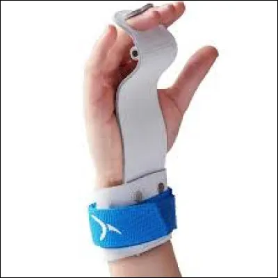 Comment s'appellent les protections pour les mains utilisées aux barres ?