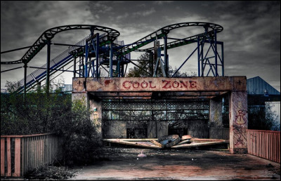 Voici le premier parc d'attractions abandonné de ce quiz, sûrement le plus effrayant de tous, c'est Six Flags, à la Nouvelle-Orléans ! Quelle est la cause de sa fermeture en 2005, suite à sa faillite ?