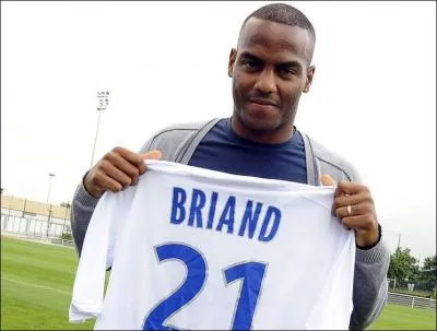 L'attaquant Jimmy Briand jouera la saison prochaine sous les couleurs de...