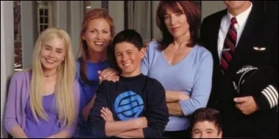 Dans "Tucker", le jeune garçon emménage chez son oncle et sa tante avec :