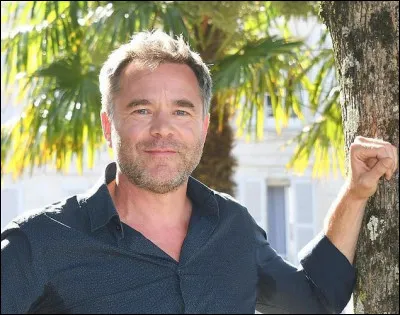 Qui est cet acteur qui joue le rôle d'Alexandre dans le film ''L'Esprit de famille''de 2020 ?