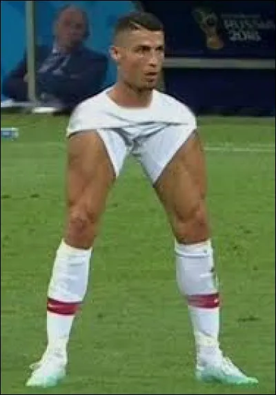 Combien de faces un ballon de football possède-t-il ?