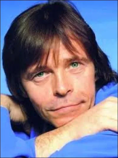 Complétez le titre de cette chanson "Elle est...