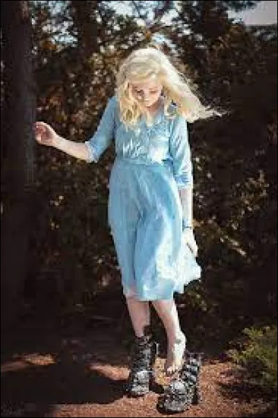 Quel est le nom de famille d'Emma ?