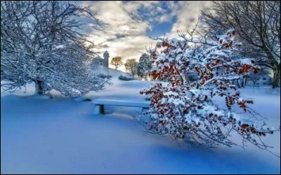 Qui Heimdall descend-il visiter lors de la f&ecirc;te de Yule ?