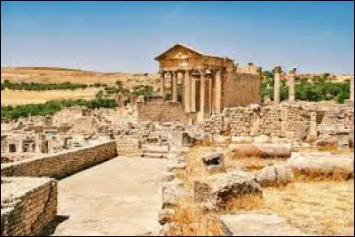 Monument : Quelle information concernant le site archéologique de Dougga est inexacte ?