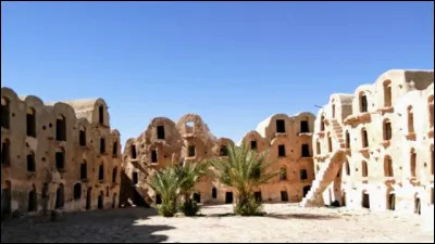 Art : Quelle ville tunisienne porte le même nom qu'une planète de l'univers "Star Wars" ?