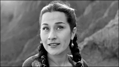 Personnalité : Dans quelle discipline artistique excellait la péruvienne Yma Sumac ?