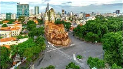 Ville : Quelle ville était appelée Saïgon jusqu'en 1975 ?