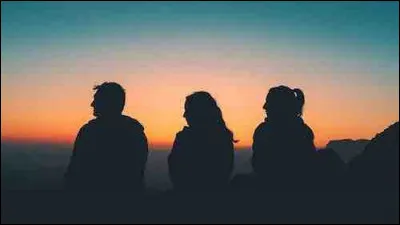 "L'amitié est l'ombre de la soirée, qui augmente avec le crépuscule de la vie" est une citation de :