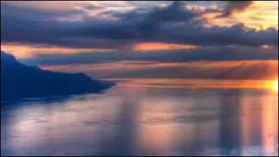 "Crépuscule" chanson de l'album "Jours étranges" est de :