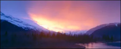 Toujours la poésie, qui est l'auteur de "Crépuscule du soir" dont le premier vers est "Voici le soir charmant, ami du criminel" ?