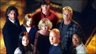 Dans la première saison de la série télévisée "Smallville", de qui Clark Kent alias Superman est-il amoureux ?