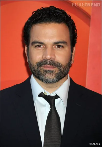 Qui s’est dénoncé à la place de Carlos quand il a tué le beau-père de Gabriel ?