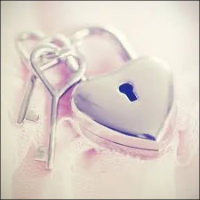 "Je me fais la promesse, je me fais la promesse / La promesse d'être fidèle à ma personne / Je me fais la promesse, je me fais la promesse / De vivre enfin quand mon cur bat pour un homme / Pour un homme, pour un homme...". Qui chante "La Promesse" en 2019 ?