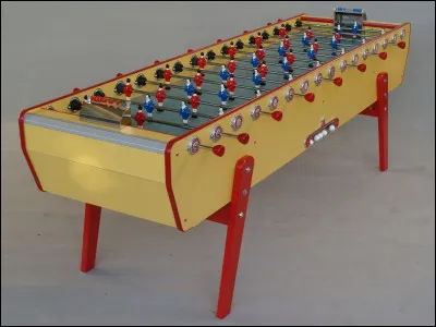 Le baby-foot a été inventé simultanément...