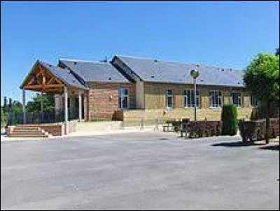 Nous terminons notre balade en Thiérache, à Voulpaix. Village de l'arrondissement de Vervins, il se situe dans le département ...