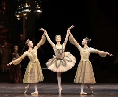 Qui est Clémence pour Raymonda dans le ballet "Raymonda" ?