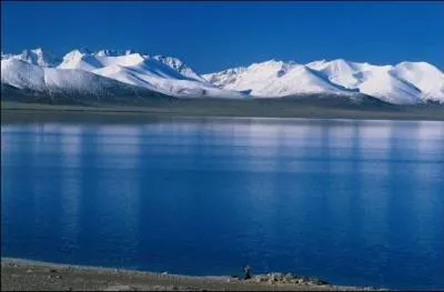 En prenant toutes les eaux terrestres, quel est le pourcentage d'eaux douces ? (approximativement)