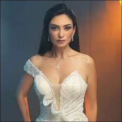 Quel est le nom de cette actrice ?