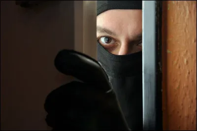 Oh non, ton ami(e) est en train de se faire agresser ! Que fais-tu ?