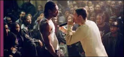 Quel célèbre rappeur américain est le personnage principal du film "8 Mile" ?